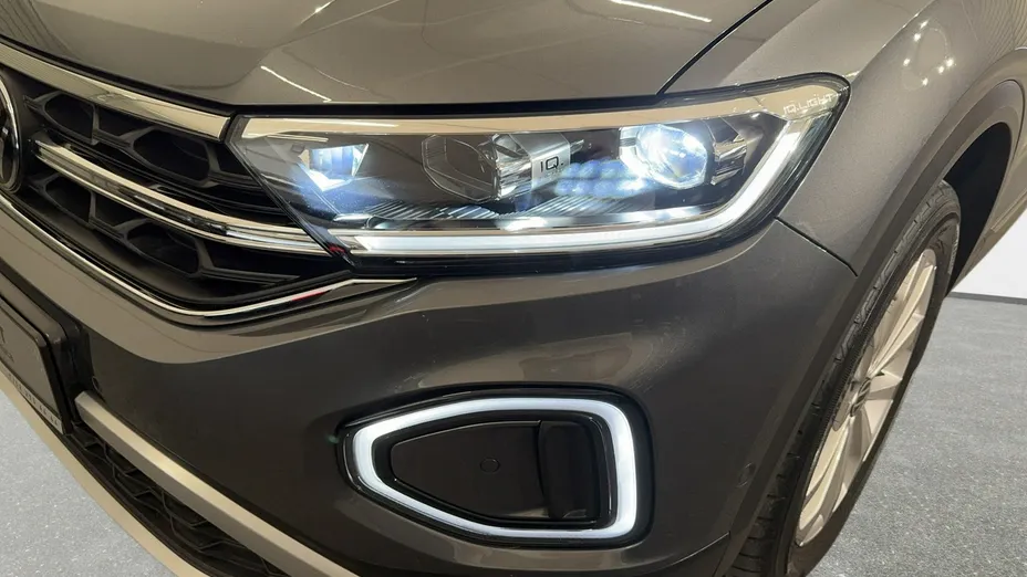 VOLKSWAGEN T-ROC -