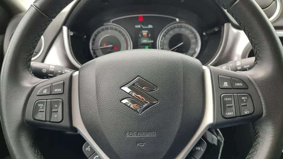 SUZUKI Vitara -