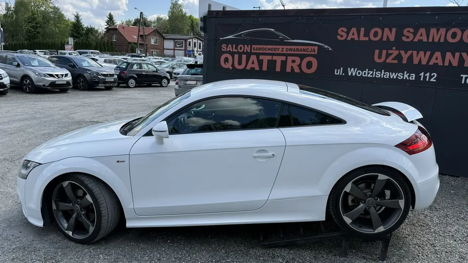 AUDI TT -