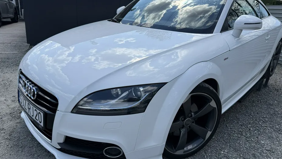 AUDI TT -