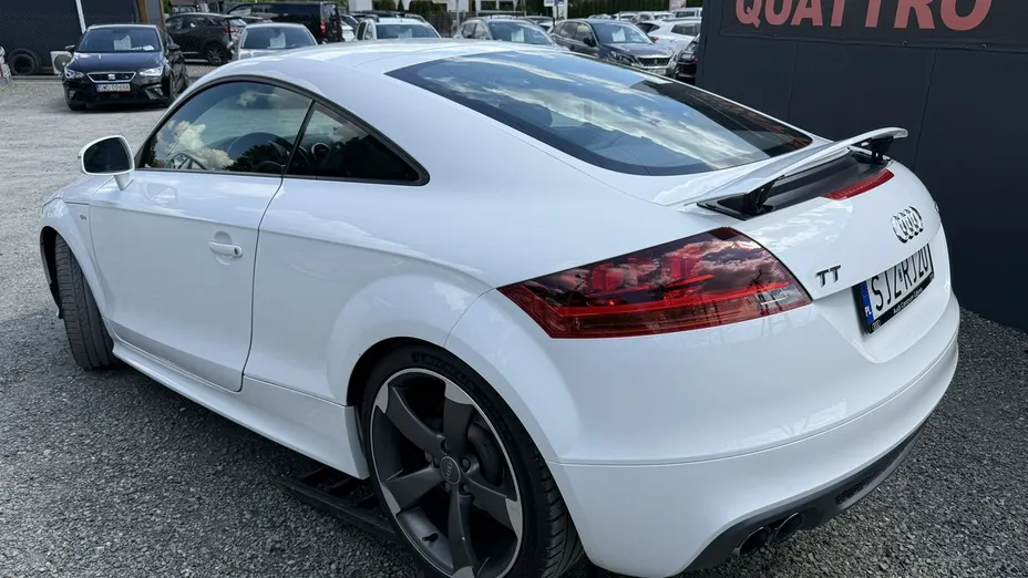 AUDI TT -