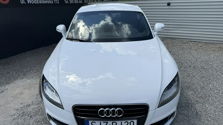 AUDI TT -