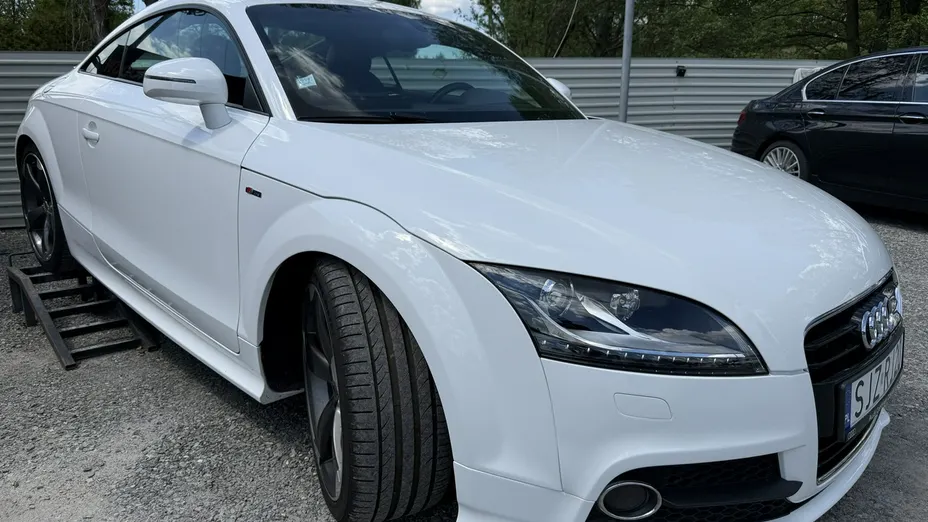 AUDI TT -