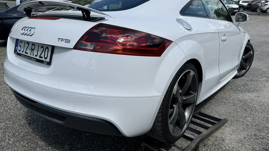 AUDI TT -