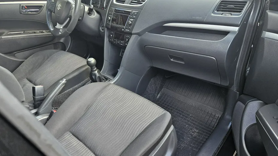 SUZUKI Swift -
