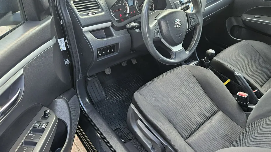 SUZUKI Swift -