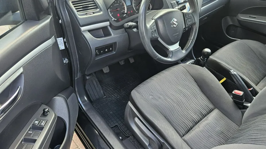 SUZUKI Swift -