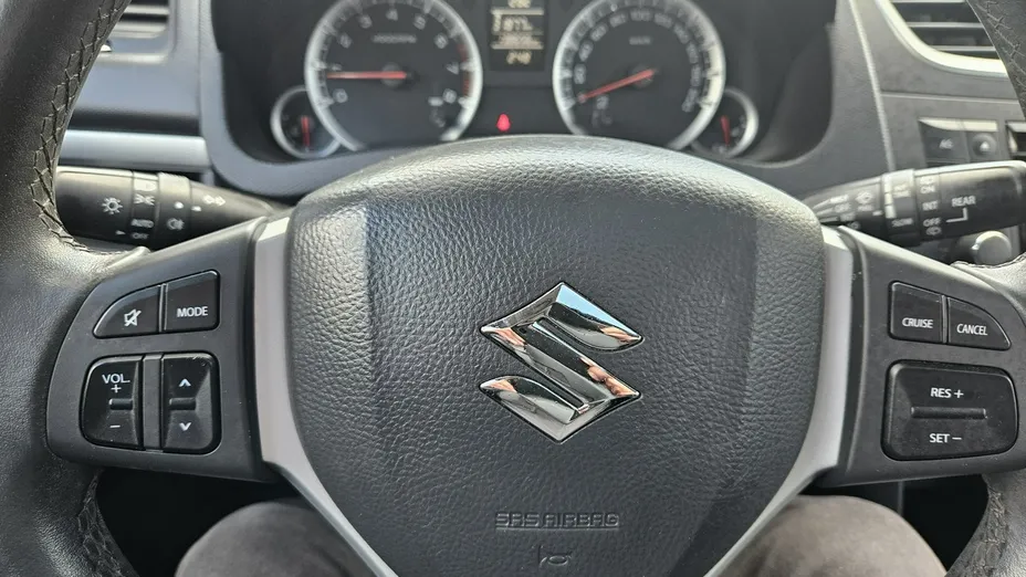 SUZUKI Swift -