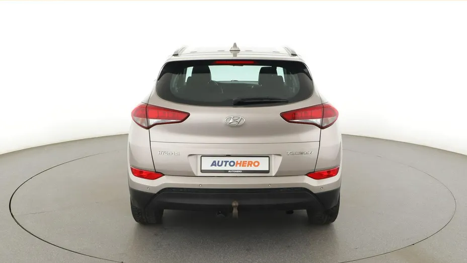 HYUNDAI Tucson -