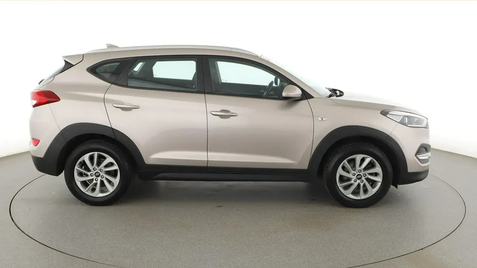 HYUNDAI Tucson -