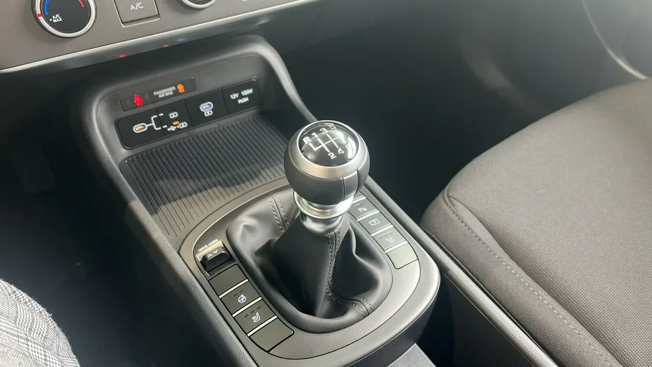 HYUNDAI Kona -