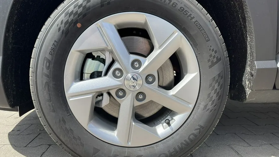 HYUNDAI Kona -