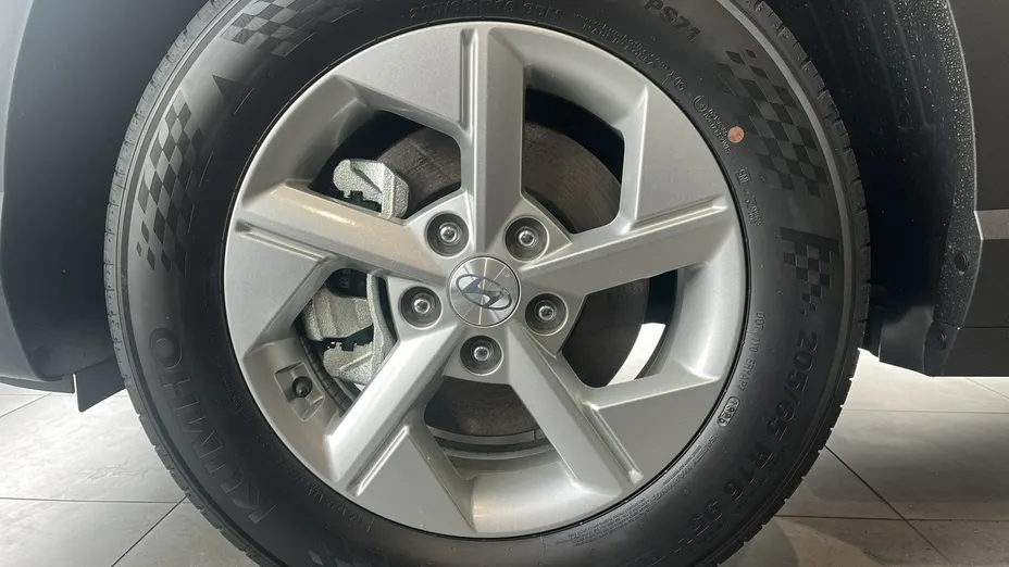 HYUNDAI Kona -