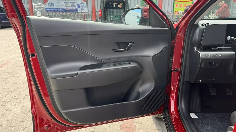 HYUNDAI Kona -