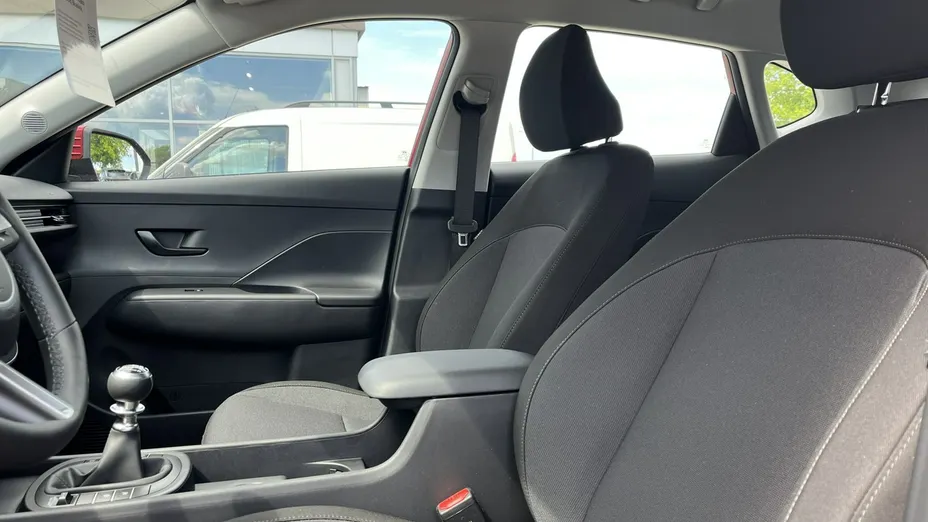 HYUNDAI Kona -
