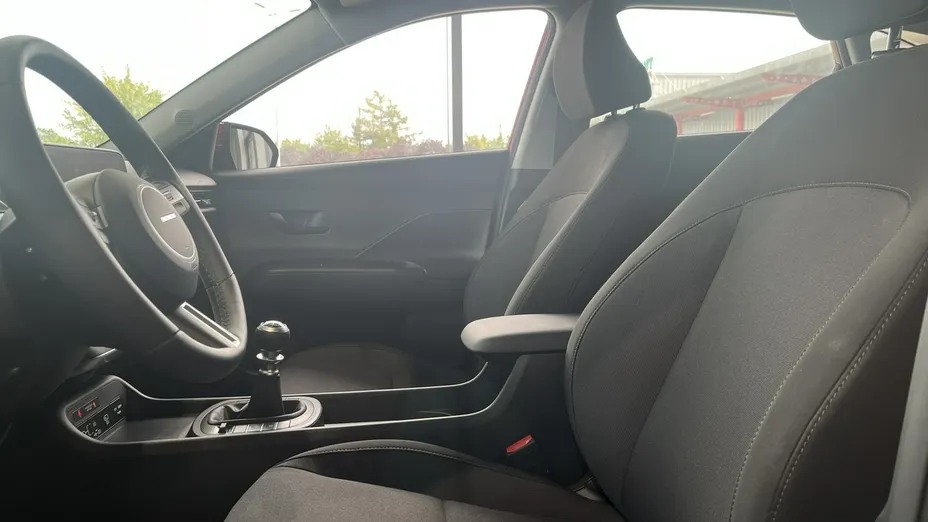 HYUNDAI Kona -