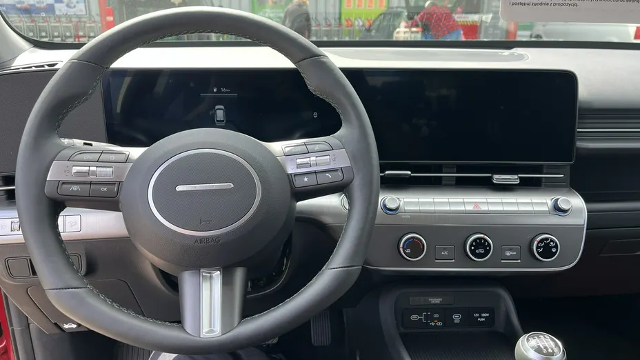 HYUNDAI Kona -