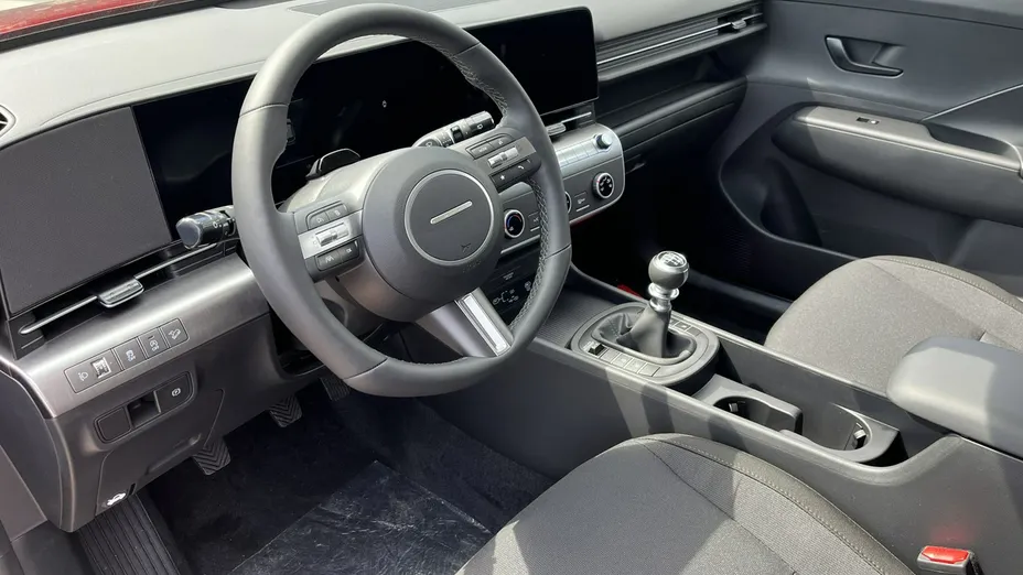 HYUNDAI Kona -