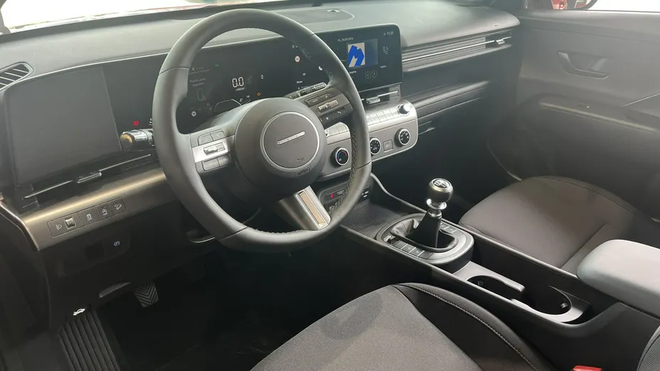 HYUNDAI Kona -