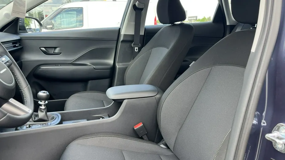 HYUNDAI Kona -