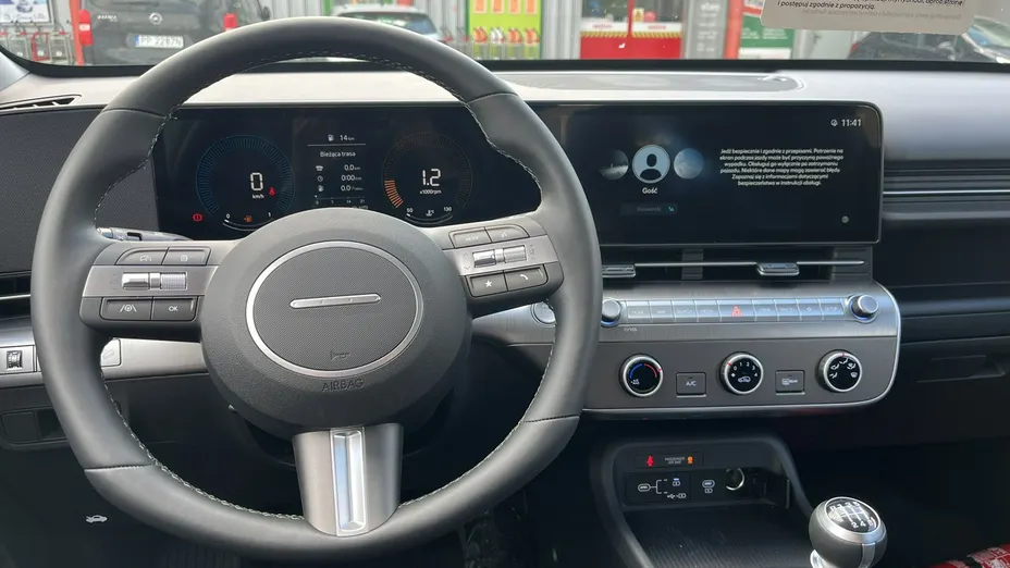 HYUNDAI Kona -