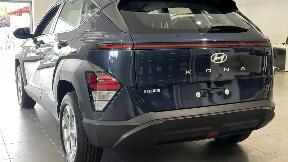 HYUNDAI Kona -
