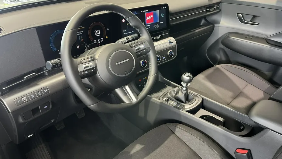 HYUNDAI Kona -