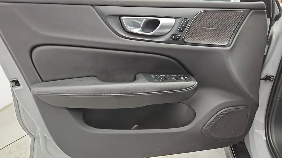 VOLVO V60 -