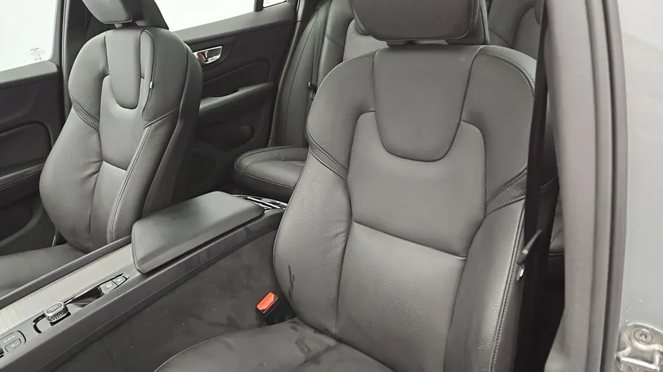VOLVO V60 -