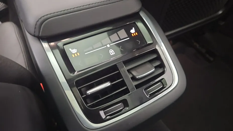 VOLVO V60 -