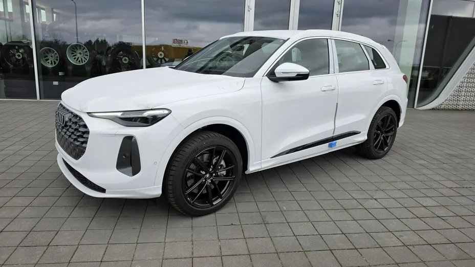 AUDI Q5 -