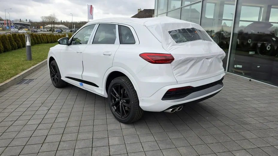 AUDI Q5 -