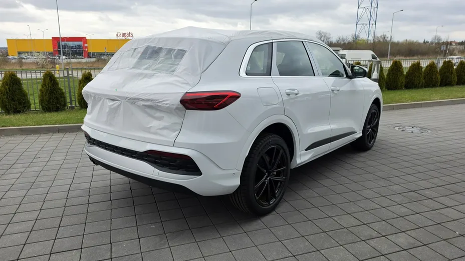 AUDI Q5 -
