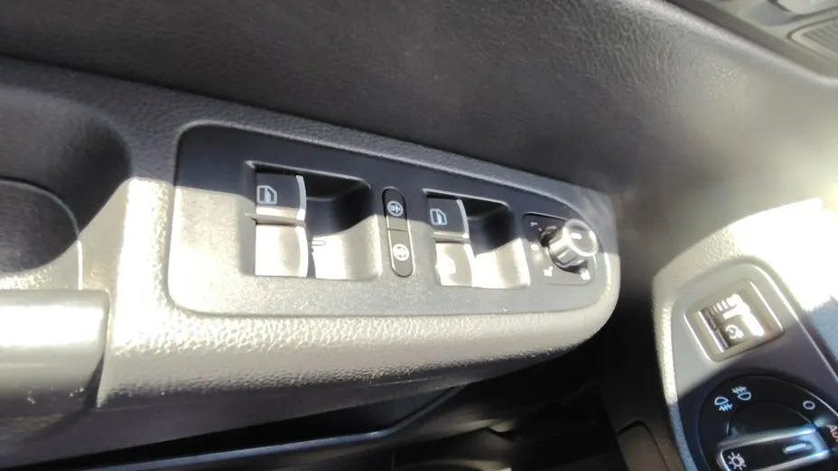 VOLKSWAGEN Sharan -