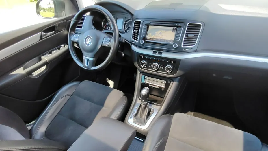 VOLKSWAGEN Sharan -