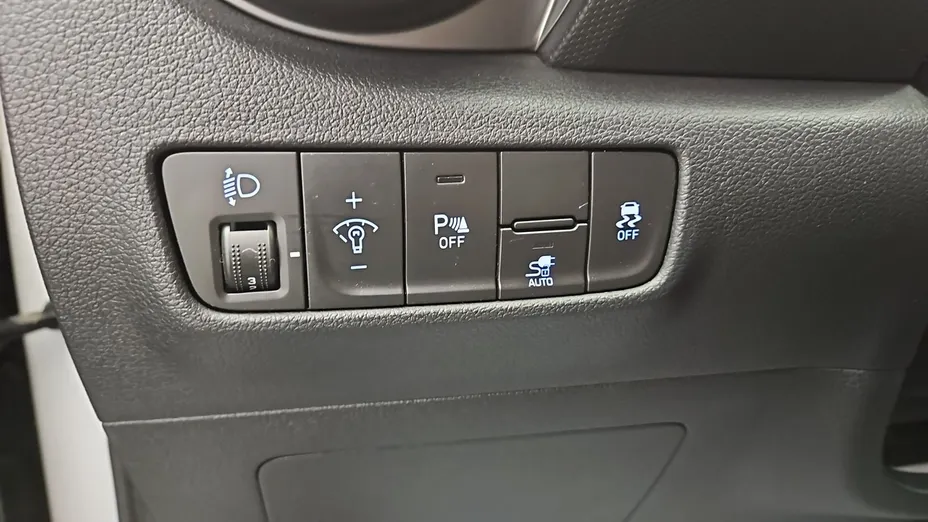 HYUNDAI Kona -