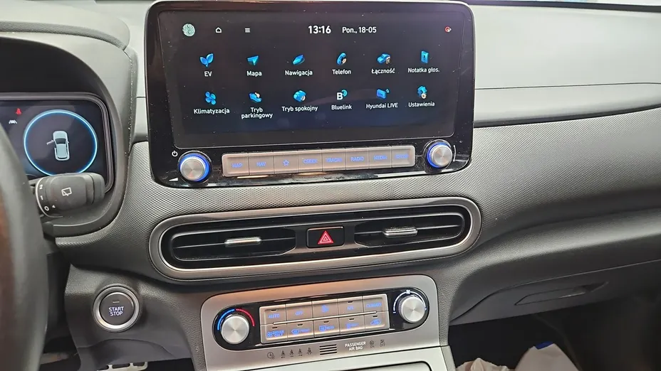 HYUNDAI Kona -
