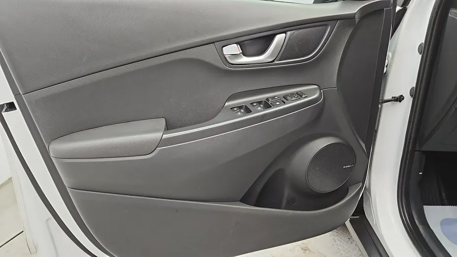 HYUNDAI Kona -