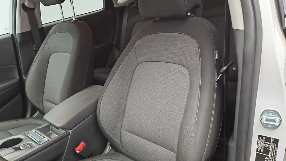 HYUNDAI Kona -