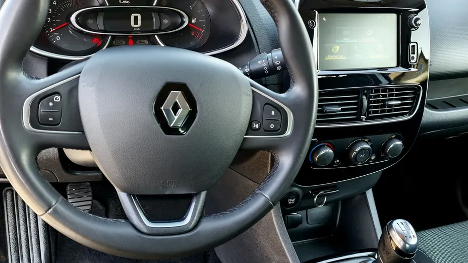 RENAULT Clio -