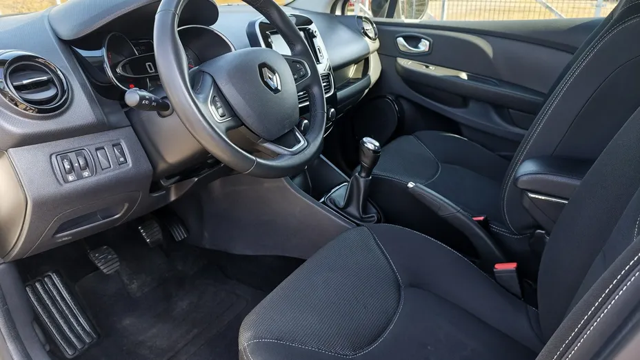RENAULT Clio -