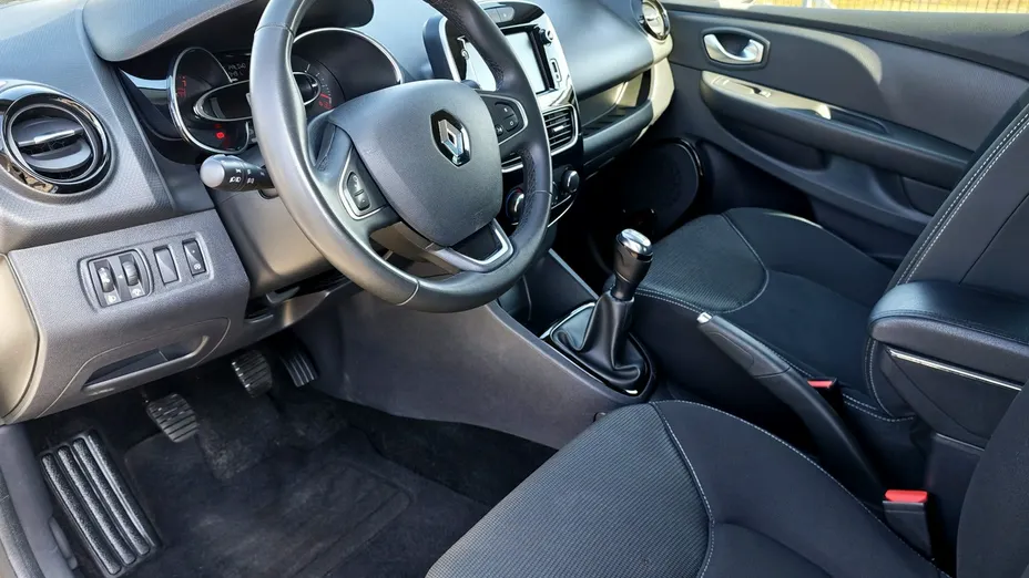 RENAULT Clio -