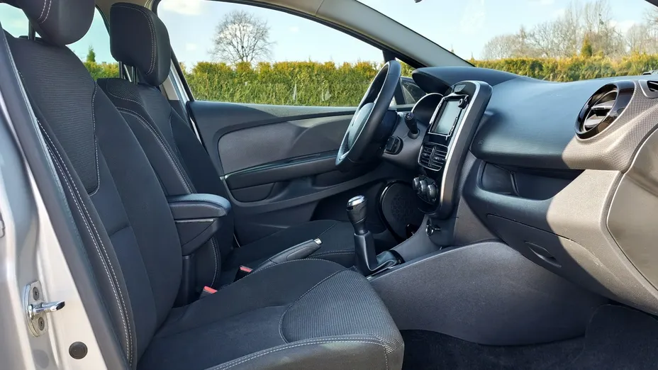 RENAULT Clio -