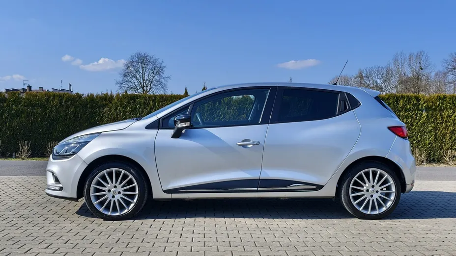 RENAULT Clio -