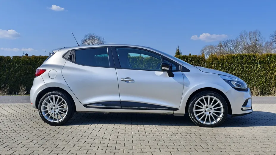 RENAULT Clio -