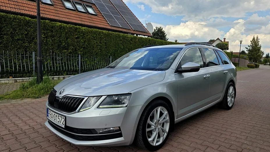 SKODA Octavia -