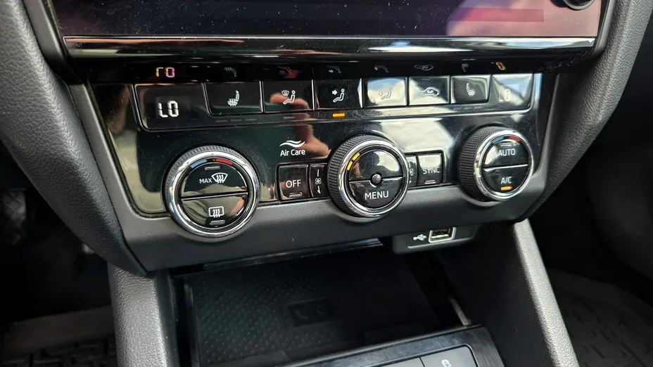 SKODA Octavia -