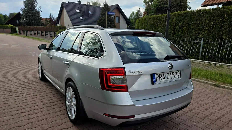 SKODA Octavia -