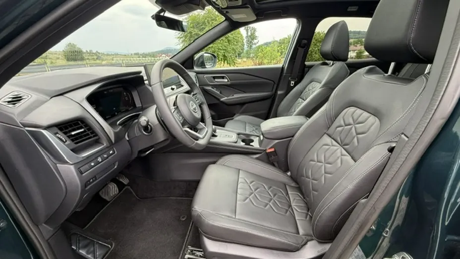 NISSAN Qashqai -