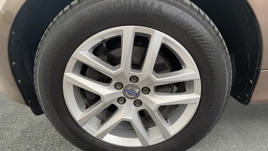 VOLVO XC60 -